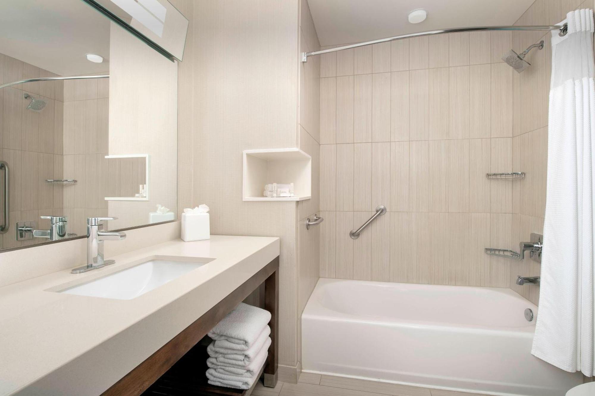 Courtyard Houston Nw/290 Corridor Hotel Екстериор снимка